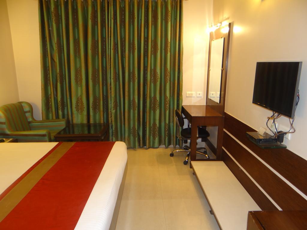 Janhvi International 2*