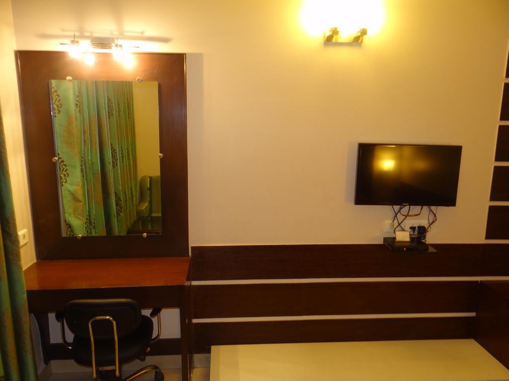 Janhvi International Varanasi