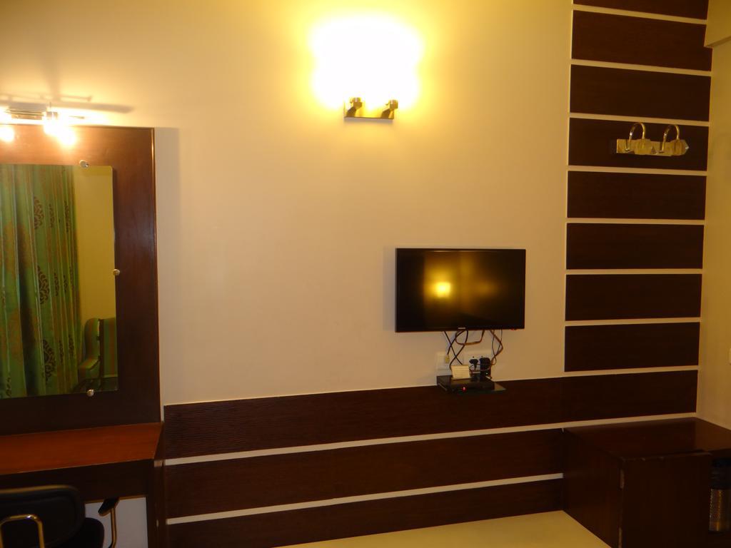 Janhvi International 2* Varanasi