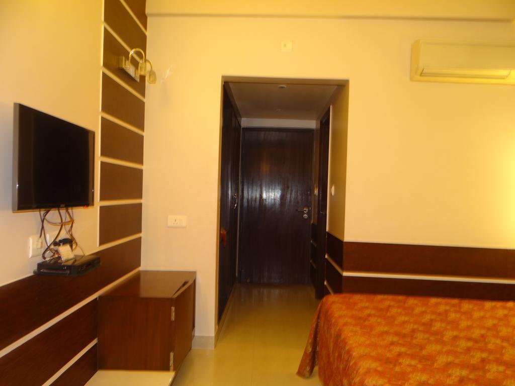 Hotel Janhvi International
