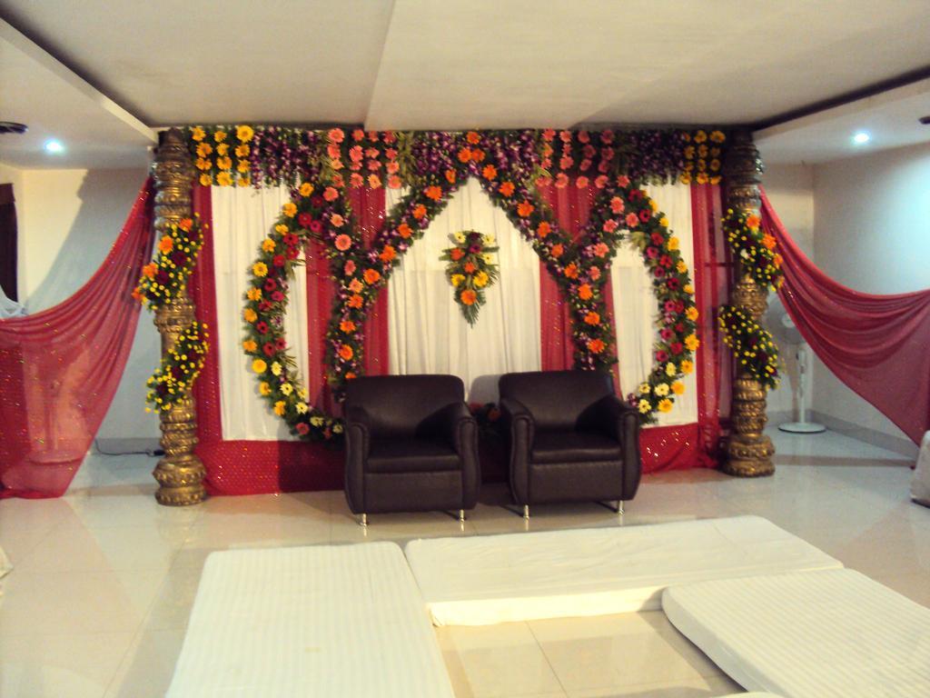 Hotel Janhvi International Varanasi