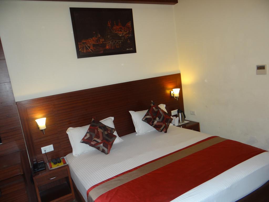 Hotel Janhvi International Varanasi